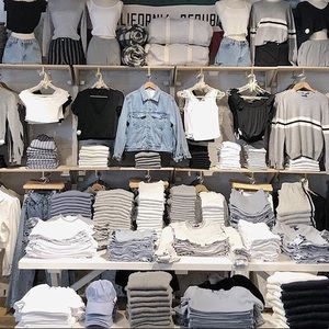 ISO BRANDY TOPS/HOODIES DO NOT BUY